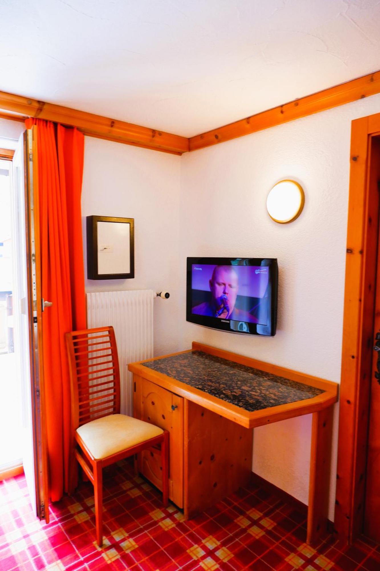 Hotel Christiania Saas-Fee Exterior photo